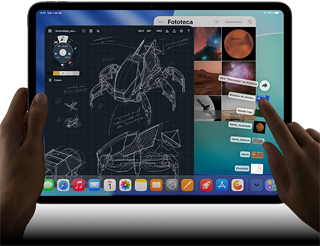 iPad Pro, negro espacial, una mano izquierda sostiene el dispositivo, una mano derecha apunta y hace un gesto para manipular varias ventanas de apps abiertas, una app de dibujo con bocetos de diseños mecánicos, fototeca con imágenes de planetas y del espacio, archivos de la carpeta de descargas desplegados en forma de abanico