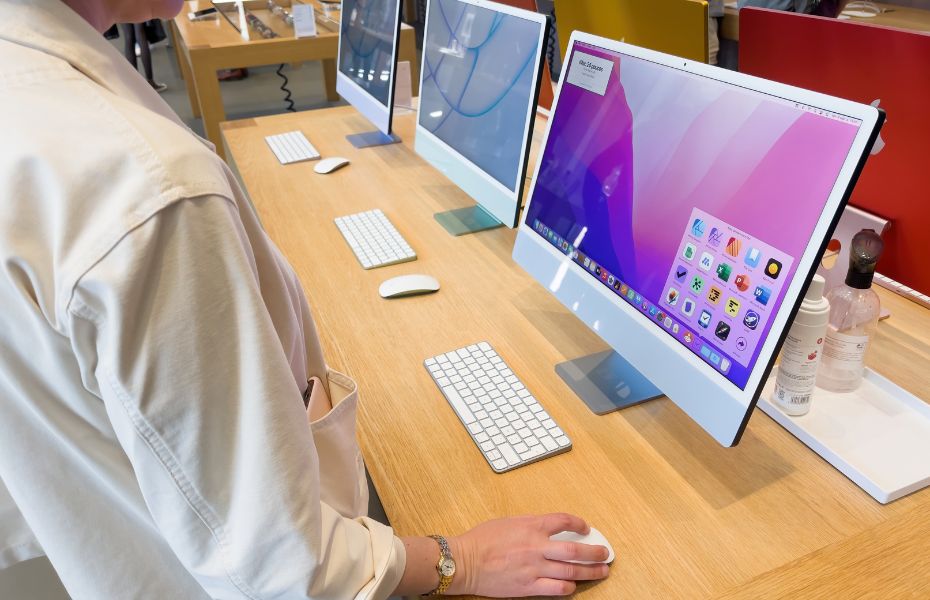 item MacBook Pro M4