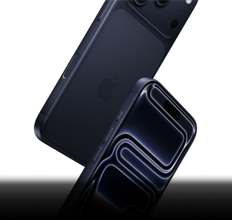 Dos dispositivos iPhone 17 Pro en azul profundo, uno de frente y otro visto por atrás, que caen para mostrar su resistencia por todos lados