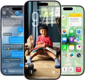 Tres dispositivos iPhone 17, frente, muestran tres pantallas de iOS 26 distintas: app Mensajes con diseño de Liquid Glass, fondo de pantalla y pantalla de inicio